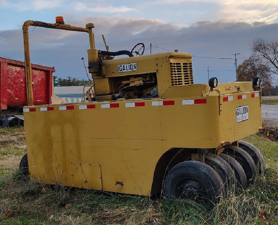 1966 GALION UB-220 9 Wheel Pneumatic Roller - Image 3